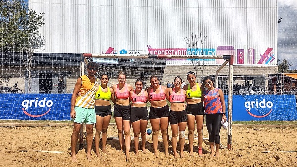 Universidad se quedó con el torneo de beach handball femenino en Alta Gracia