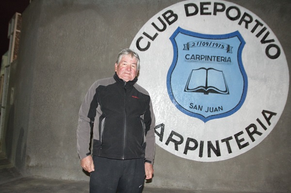 Ismael Álvarez, el socio de Carpintería que disfruta las obras del club